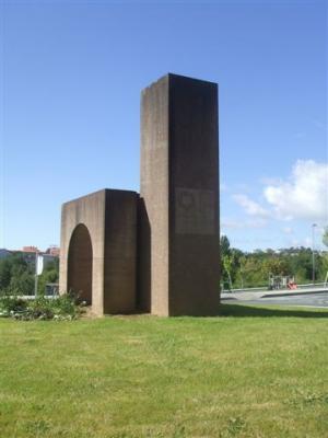 Imaxe: Monumento conmemorativo hermanamiento Lalín-Escaldes