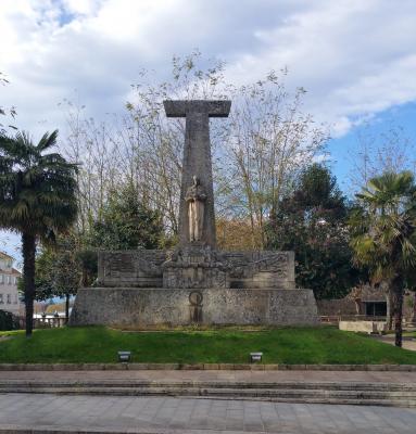 Imaxe: Monumento a Joaquín Loriga